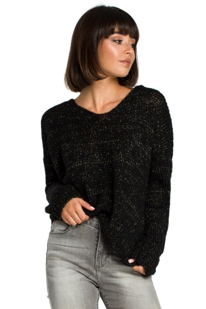 Sweter Damski - Dekoltem W Serek - czarny